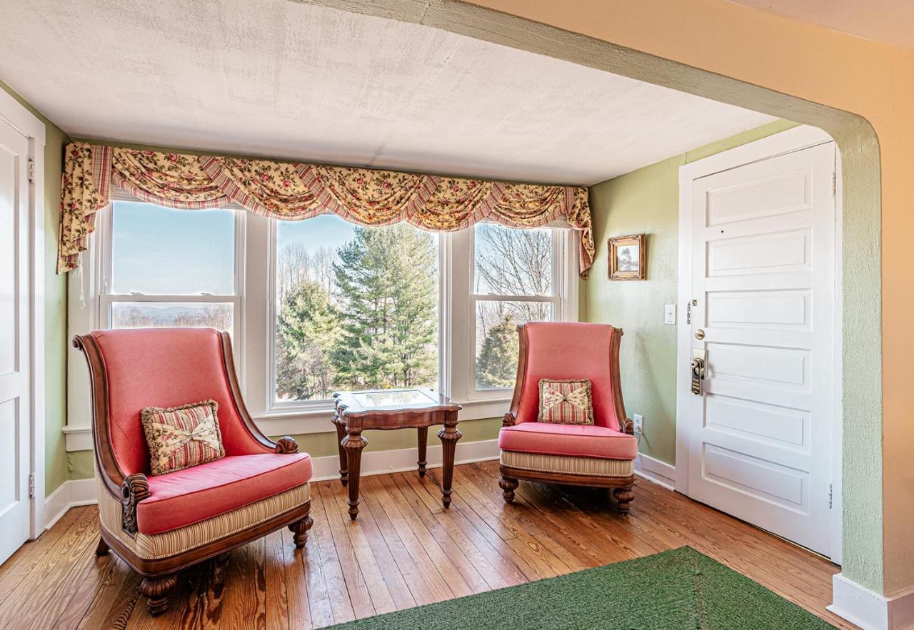 هيندرسونفيل Echo Mountain Inn المظهر الخارجي الصورة